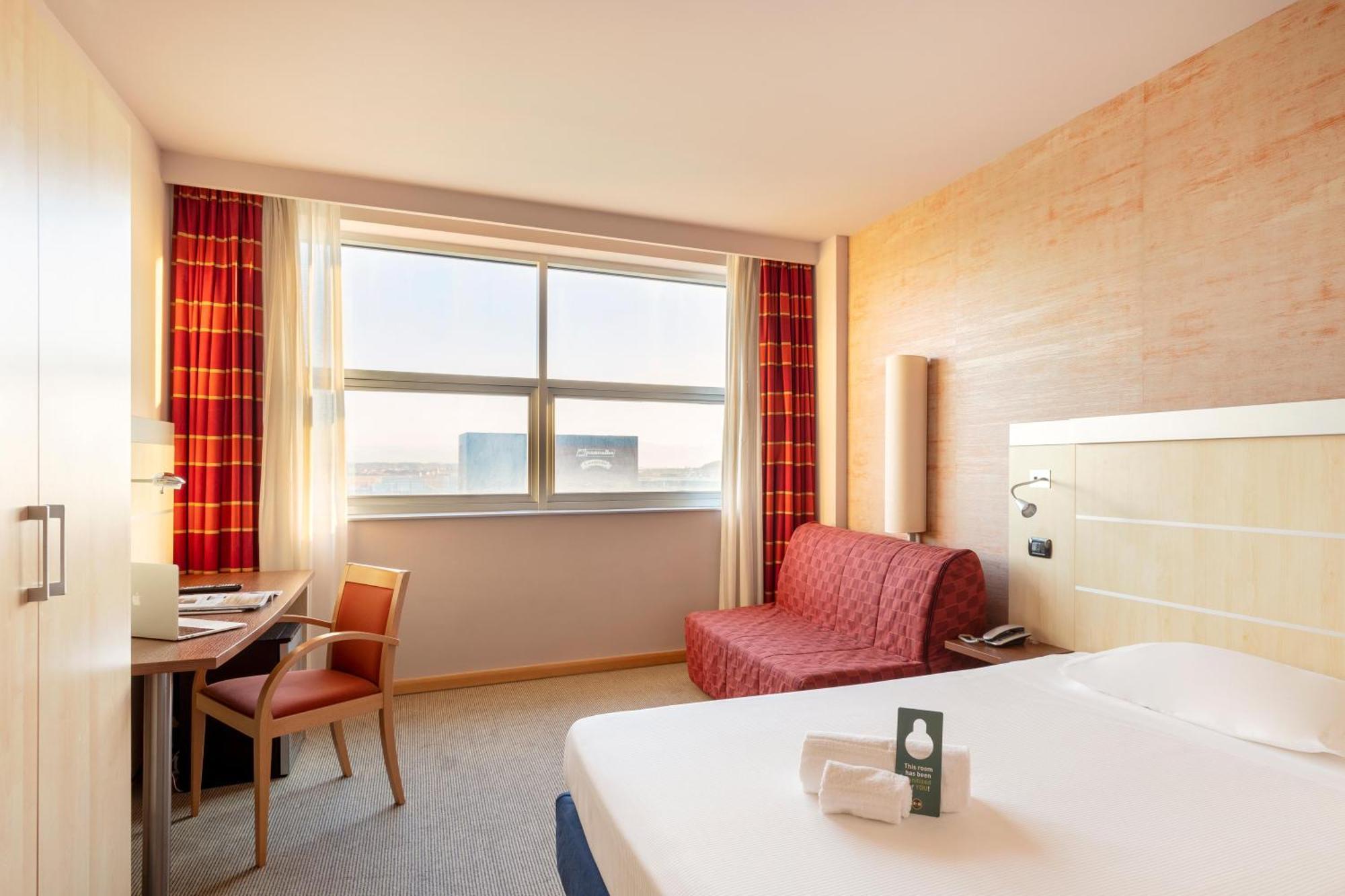 B&B Hotel Cherasco Langhe מראה חיצוני תמונה
