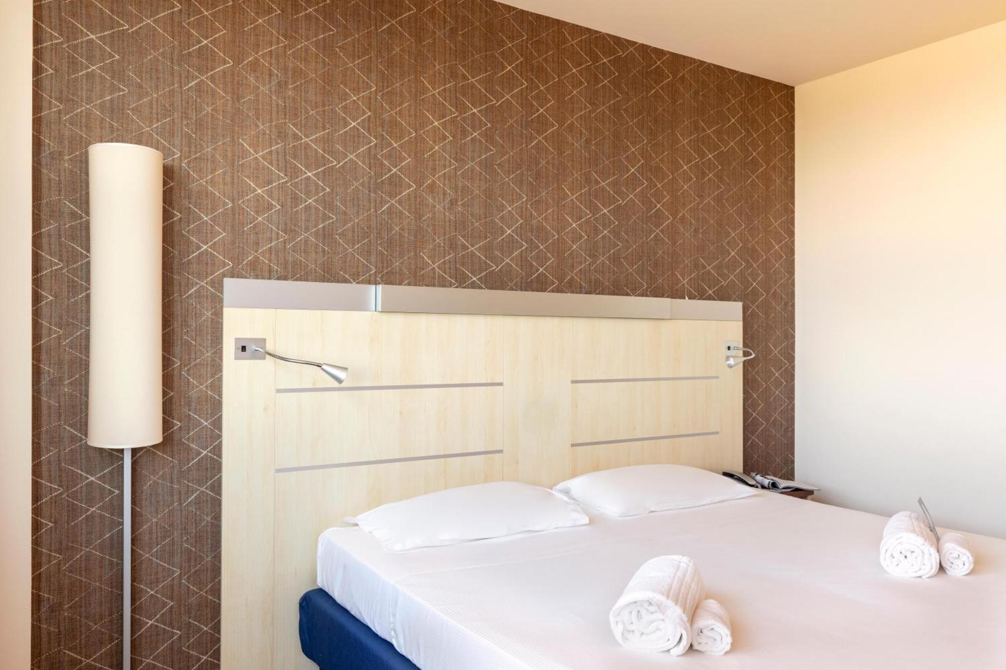 B&B Hotel Cherasco Langhe מראה חיצוני תמונה