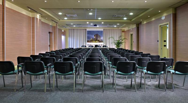 B&B Hotel Cherasco Langhe מראה חיצוני תמונה
