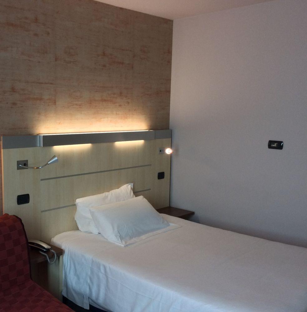 B&B Hotel Cherasco Langhe מראה חיצוני תמונה